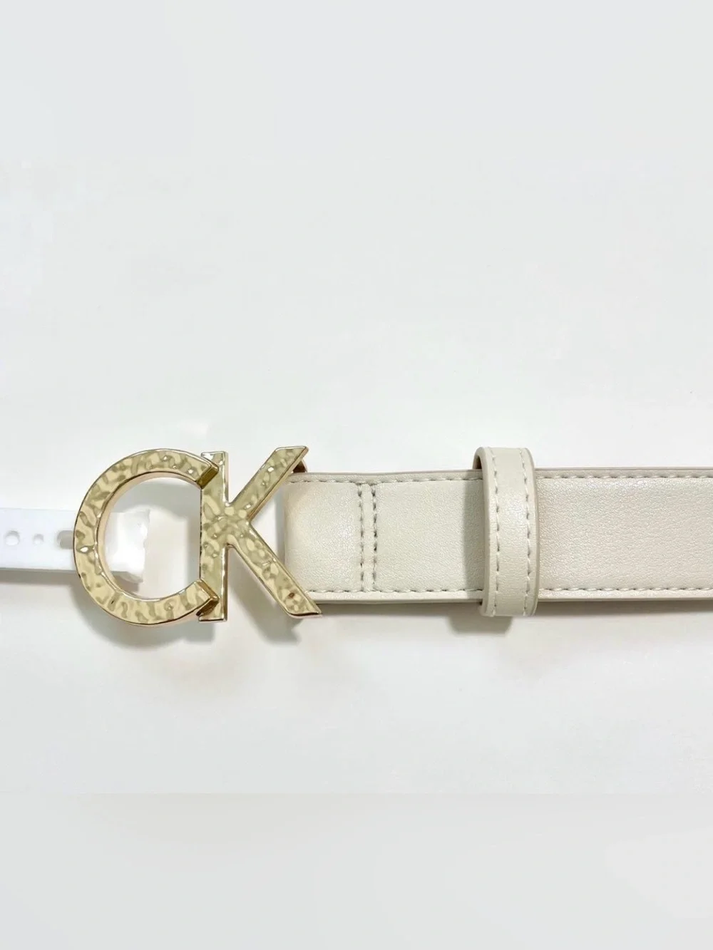 NEW Calvin Klein Cream BONE Leather Belt Gold HAMMERED CK Buckle SZ Med